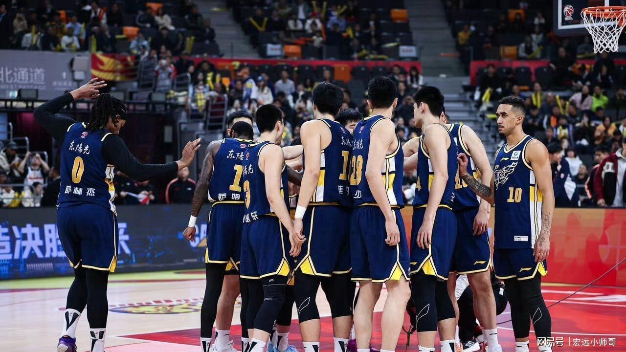 乐鱼体育官方-CBA最新排名榜：上海傲视群雄，广厦广东紧随其后，辽宁掉出前八